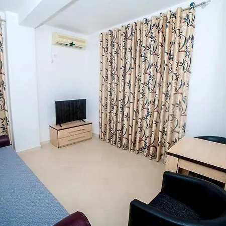 Bojo Hotel Radhimë